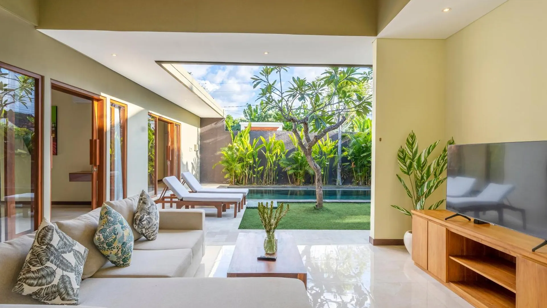 Villa Casey - New Private Villa With 2 Bedroom And Pool By Bali Executive Villa Kerobokan  0*, Kerobokan (Bali)