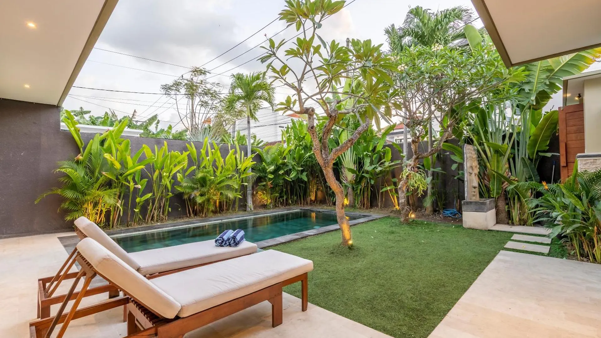 Villa Casey - New Private Villa With 2 Bedroom And Pool By Bali Executive Villa Kerobokan