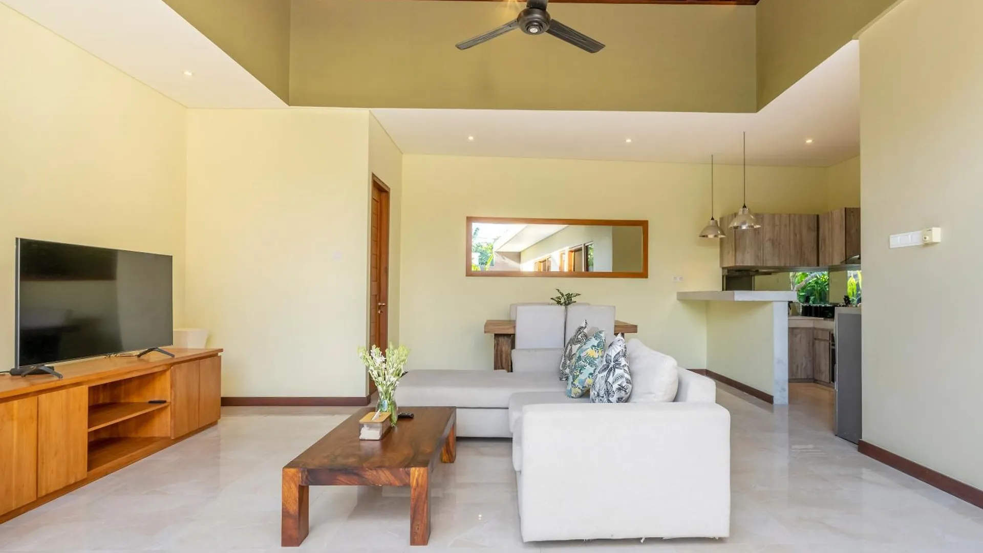 Villa Casey - New Private Villa With 2 Bedroom And Pool By Bali Executive Villa Kerobokan